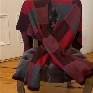 Lululemon shoulder wrap